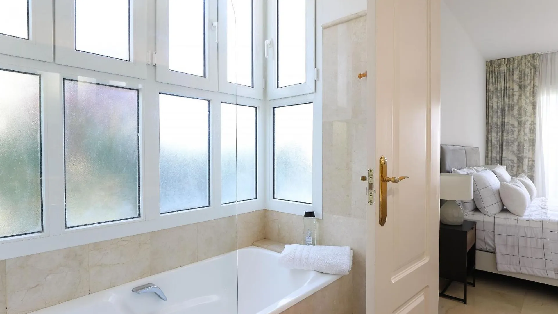 מארבלה Frontline Beach Ground Floor Apartment - Los Monteros Palm Beach