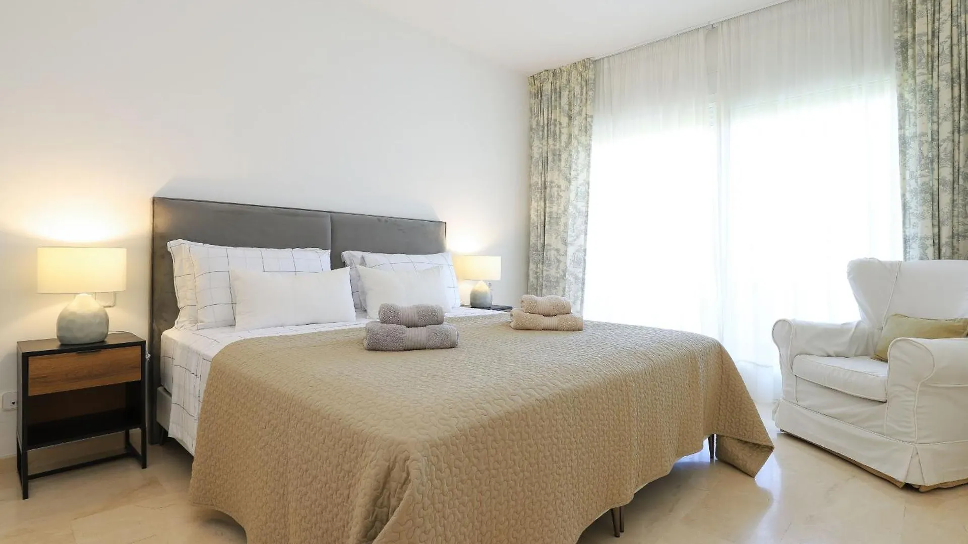 Frontline Beach Ground Floor Apartment - Los Monteros Palm Beach 마르베야